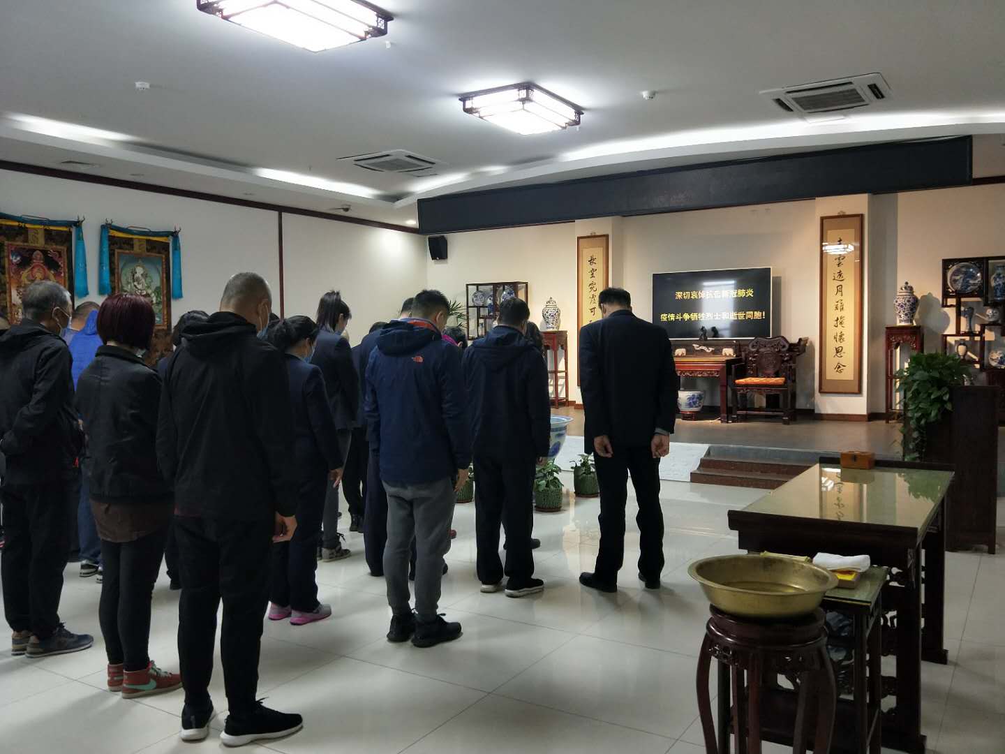 集体默哀2.jpg
